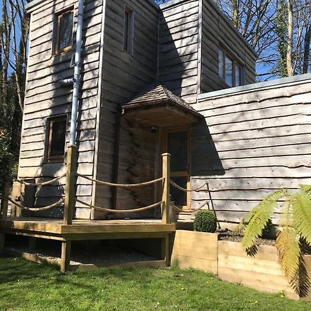Winnie'S Corner - Self Contained Within The Grounds Of Another Property, In An Idyllic Wooded Setting Carlyon Bay Buitenkant foto