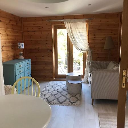 Winnie'S Corner - Self Contained Within The Grounds Of Another Property, In An Idyllic Wooded Setting Carlyon Bay Buitenkant foto