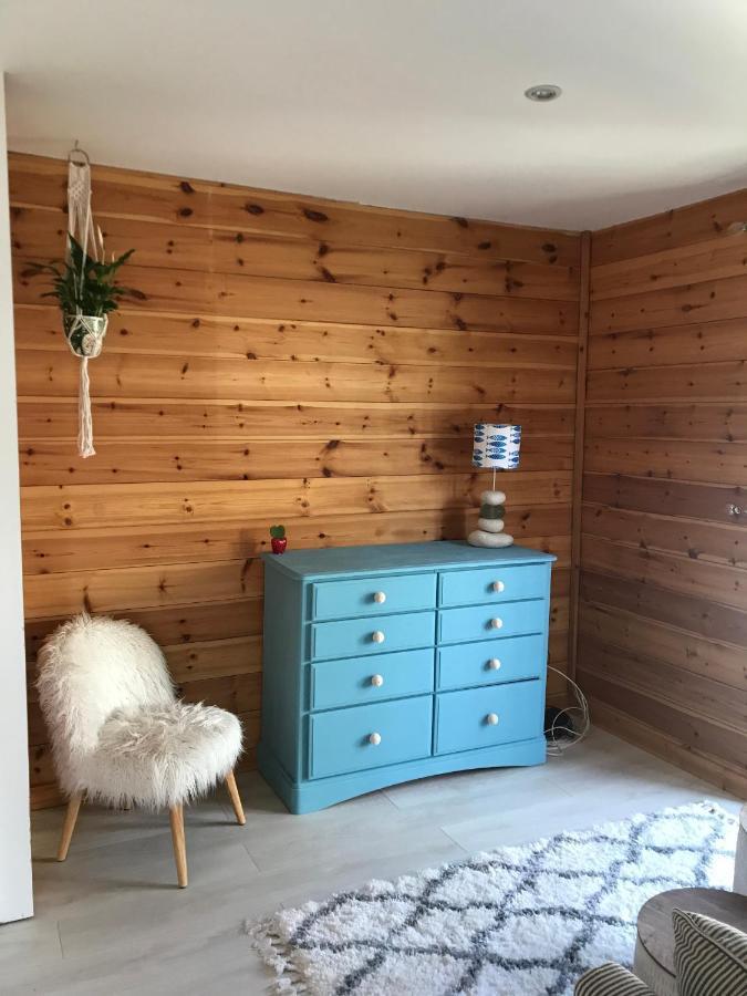 Winnie'S Corner - Self Contained Within The Grounds Of Another Property, In An Idyllic Wooded Setting Carlyon Bay Buitenkant foto