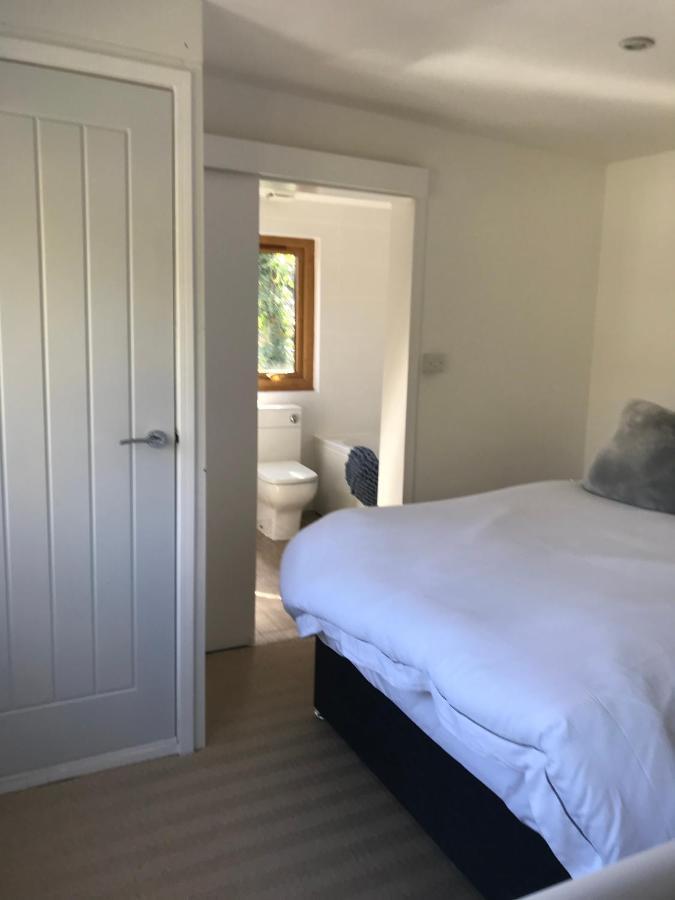 Winnie'S Corner - Self Contained Within The Grounds Of Another Property, In An Idyllic Wooded Setting Carlyon Bay Buitenkant foto